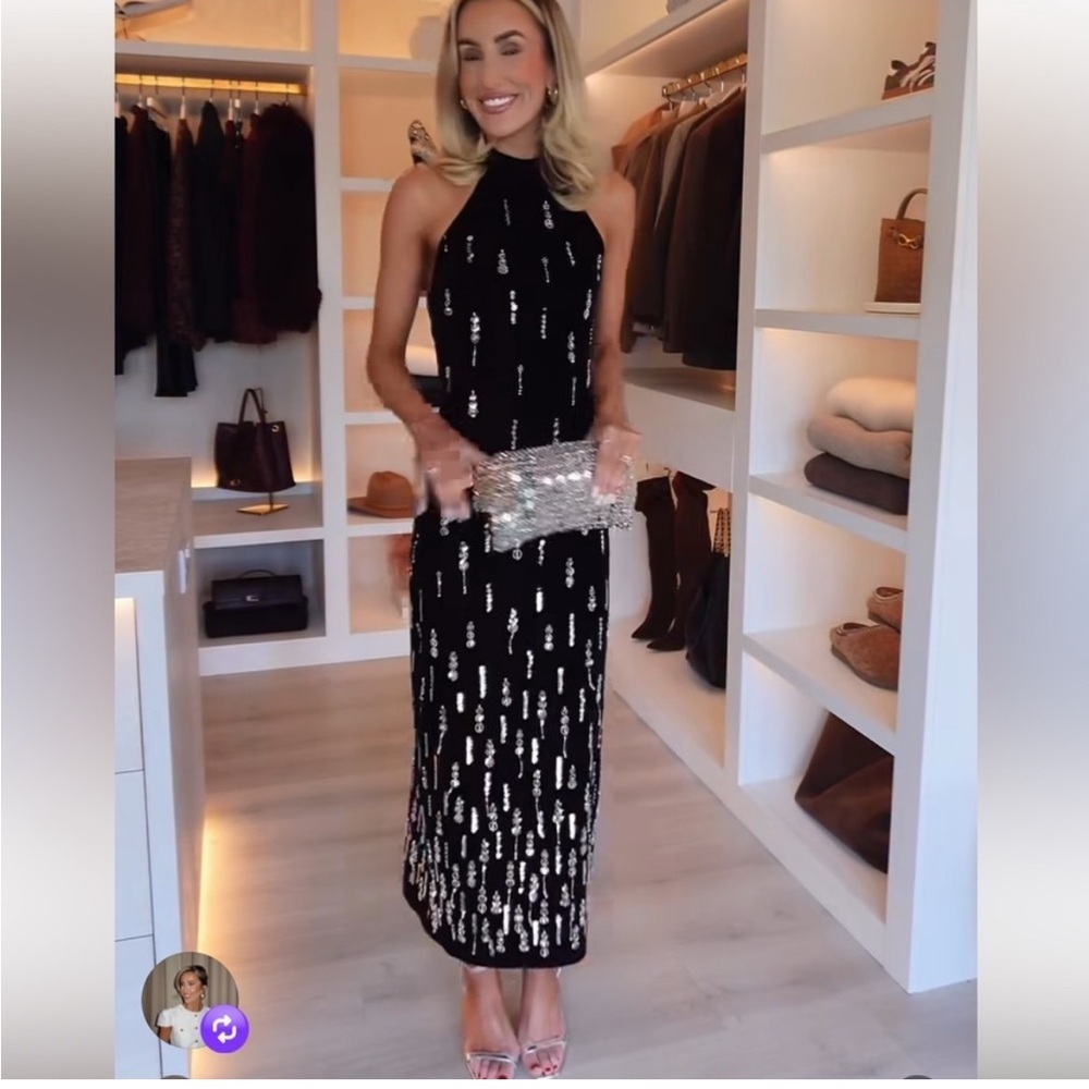 TREND NEW ! ZARA BEADED VELVET DRESS
🚨price firm no discount on this dress - Picture 10 of 15